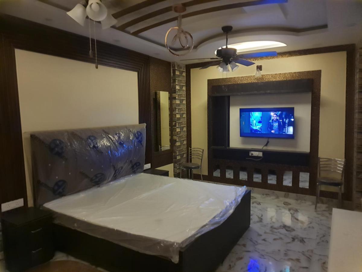 Divine Hotel & Banquet Hall Бхопал Екстер'єр фото